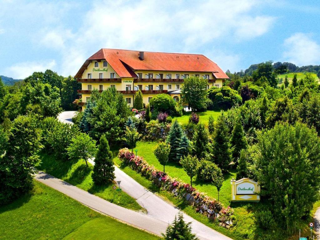 Отель Dreilandhof Лойперсдорф-бай-Фюрстенфельд Экстерьер фото